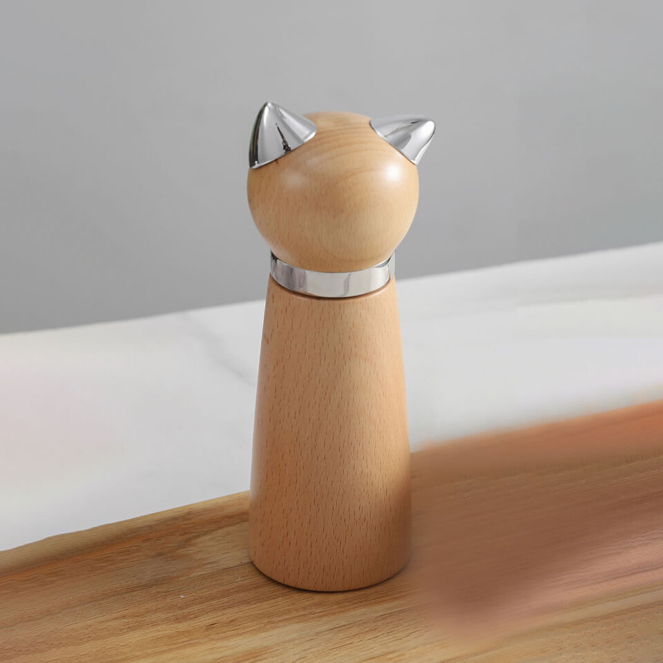 Woody Cat Spice grinder